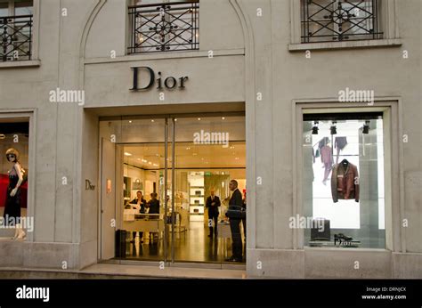 nombre de magasin dior en france|site dior officiel.